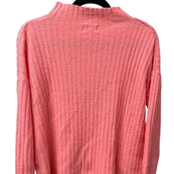 Old Navy Pink mock-neck sweater - Picture 2 of 2